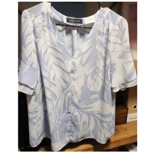 Classic and Elegant Ivanka Trump Designed Blouse Calm Tropical Print